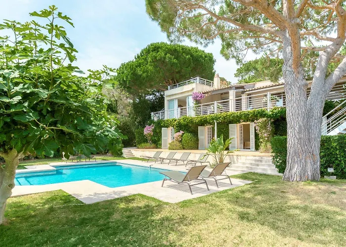 Villa Capilla, Sea View